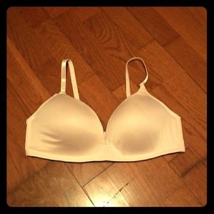 38C Like New Wirefree Pushup Bra Light Nude Color